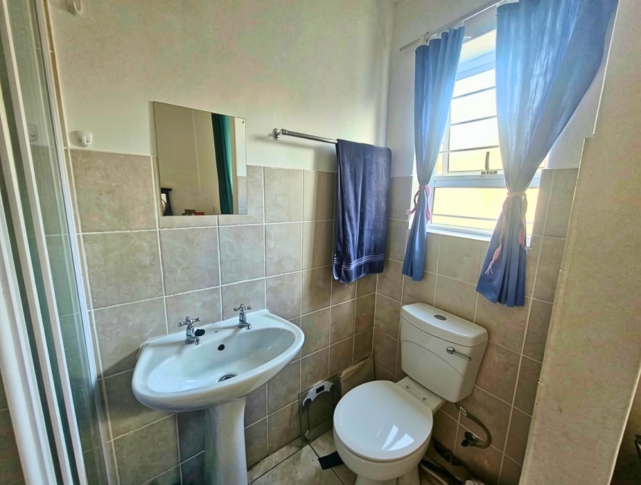 To Let 3 Bedroom Property for Rent in Jagtershof Western Cape